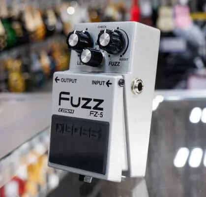 BOSS - FZ-5 Fuzz Pedal 2